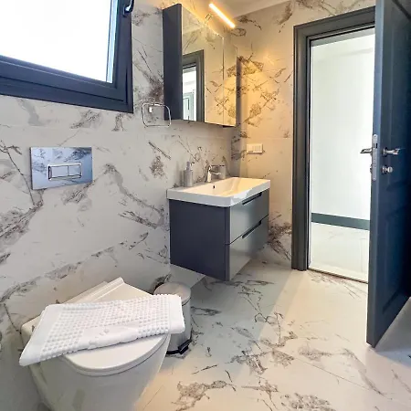 Villa 8 Sleeps, Private Pool, Luxury - Awz 314
